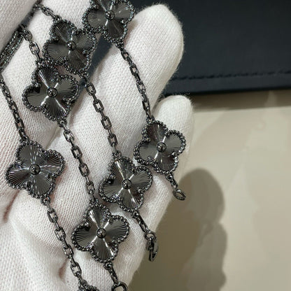 [Mystic Crown]CLOVER 5 MOTIF BLACK BRACELET