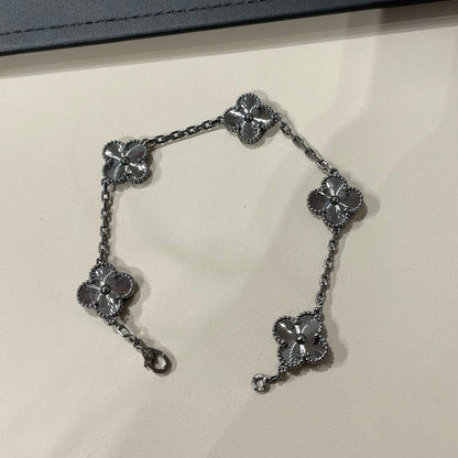 [Mystic Crown]CLOVER 5 MOTIF BLACK BRACELET