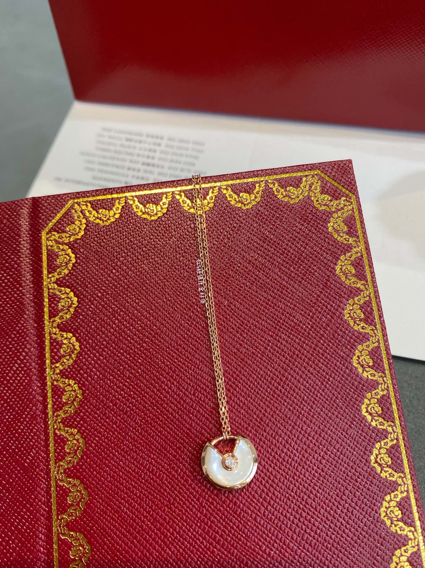 [Mystic Crown]AMULETTE ROSE GOLD MOP NECKLACE