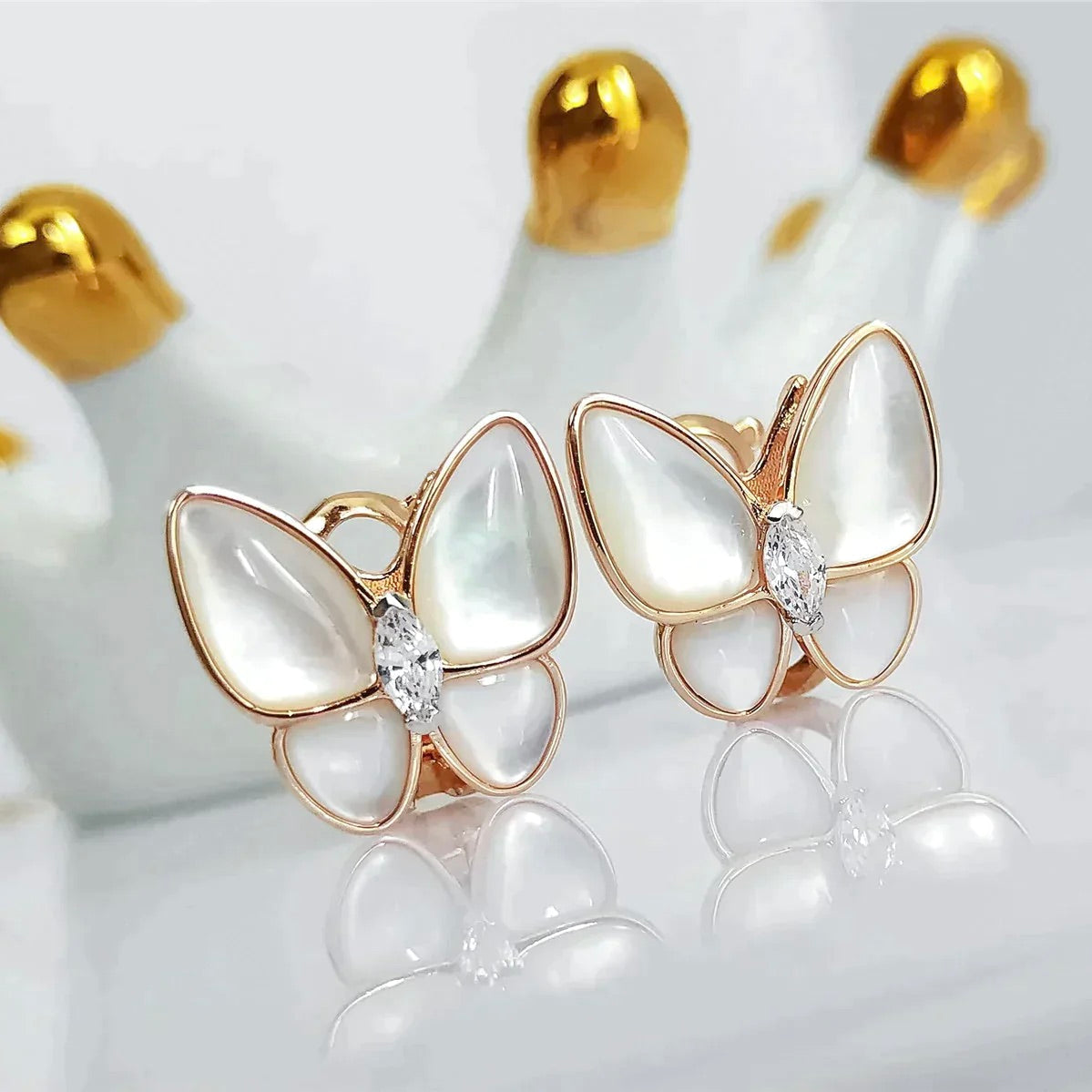 [Mystic Crown]BUTTERFLY MOP DIAMOND EARRINGS