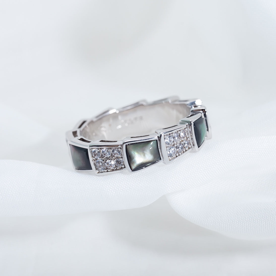 [Mystic Crown]SERPENTI RING SILVER DIAMOND BLACK MOP 4MM