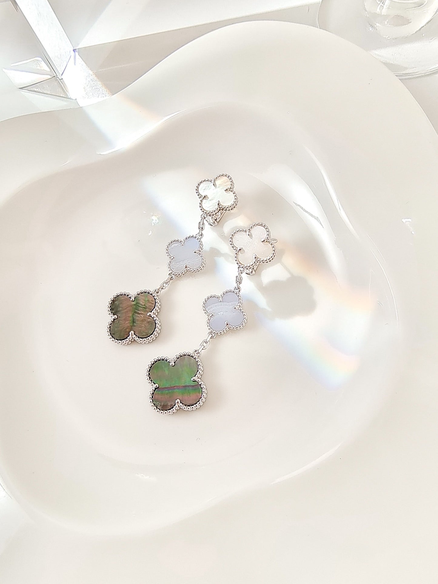 [Mystic Crown]CLOVER 3 MOTIFS CHALCEDONY DARK MOP SILVER EARRINGS