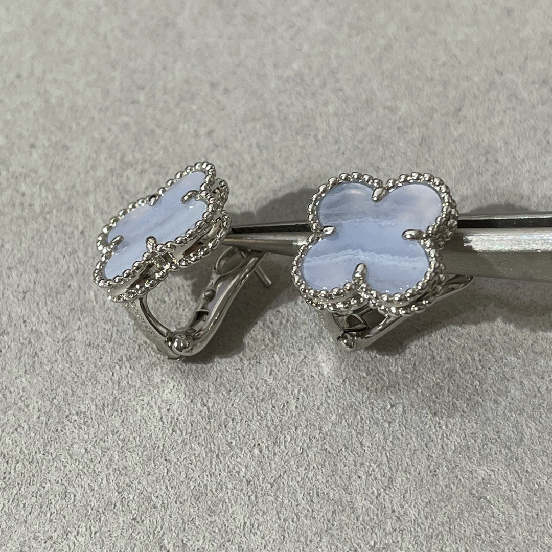 [Mystic Crown]CLOVER CHALCEDONY SILVER STUD EARRINGS
