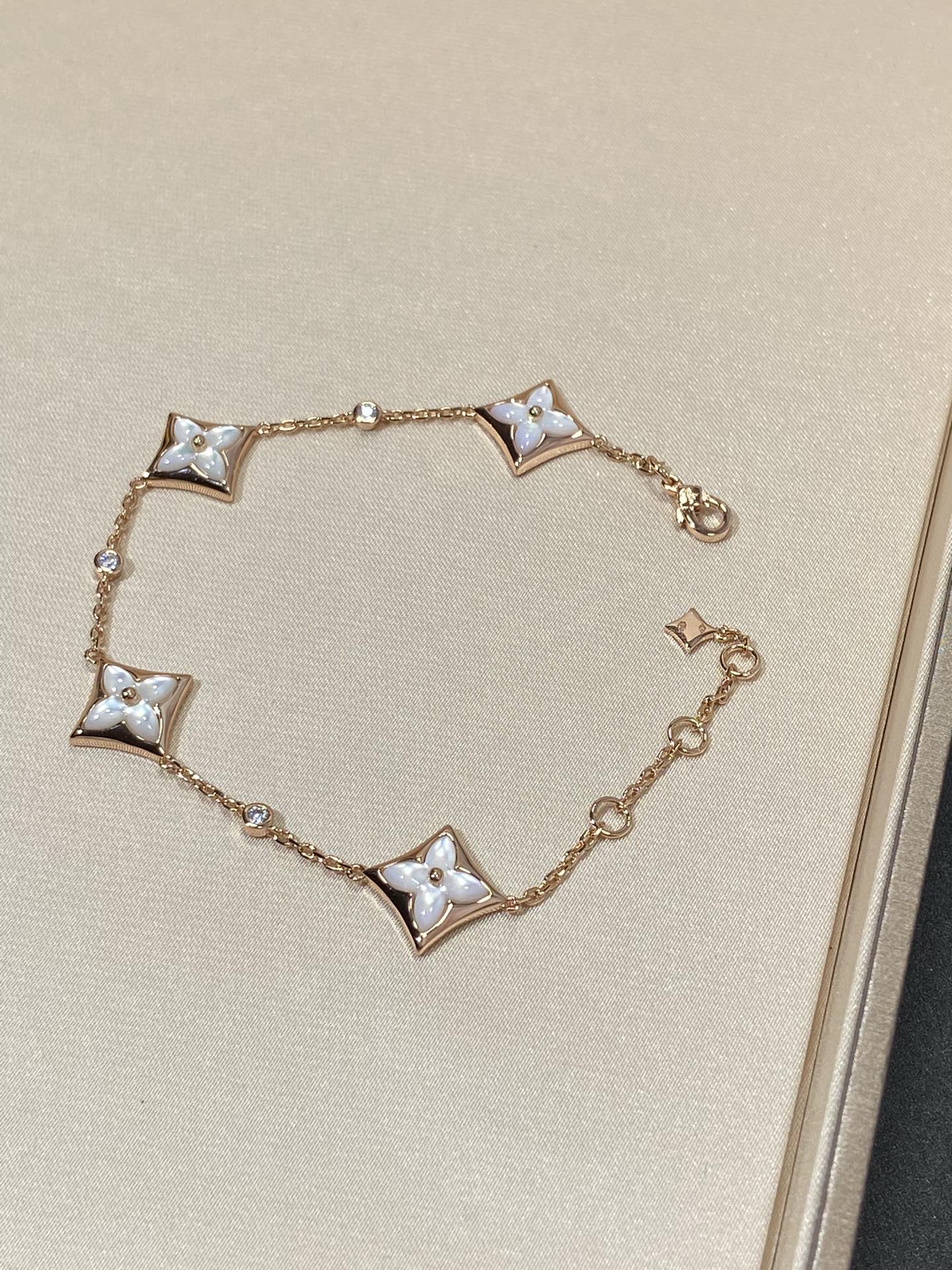 [Mystic Crown]STAR 4 MOTIF MOP DIAMOND PINK GOLD BRACELET