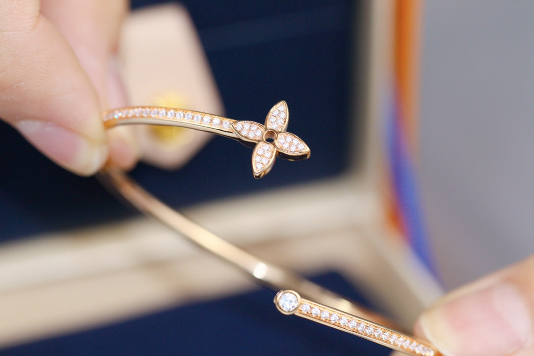 [Mystic Crown]IDYLLE PINK GOLD OPEN BRACELET DIAMOND PAVED