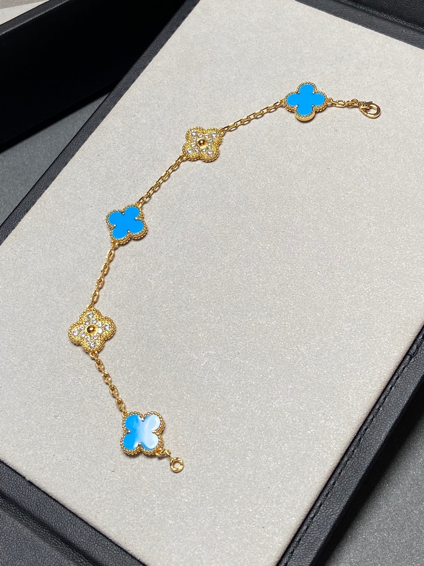 [Mystic Crown]CLOVER 5 MOTIF BLUE CHALCEDONY DIAMOND GOLD BRACELET
