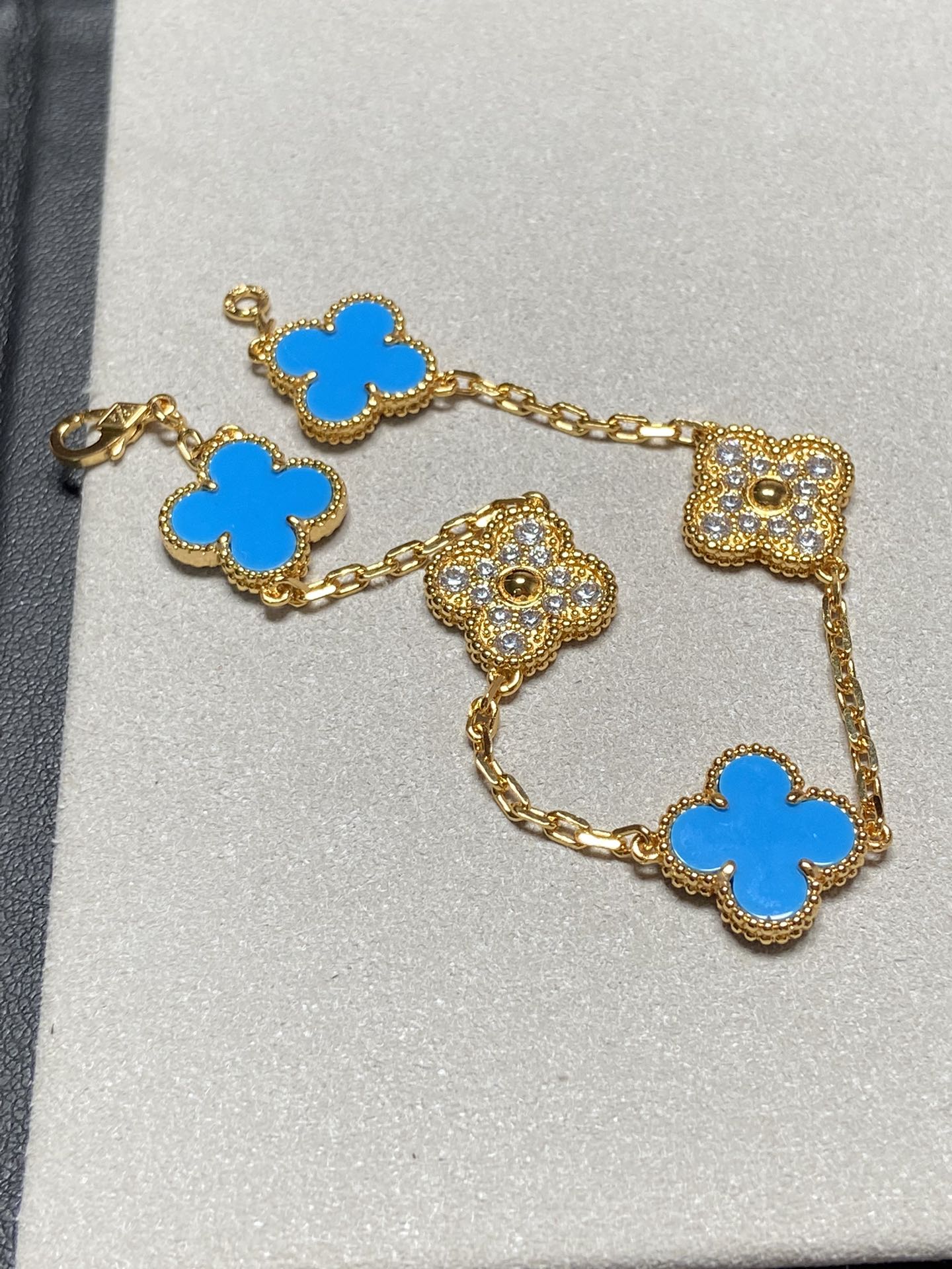 [Mystic Crown]CLOVER 5 MOTIF BLUE CHALCEDONY DIAMOND GOLD BRACELET