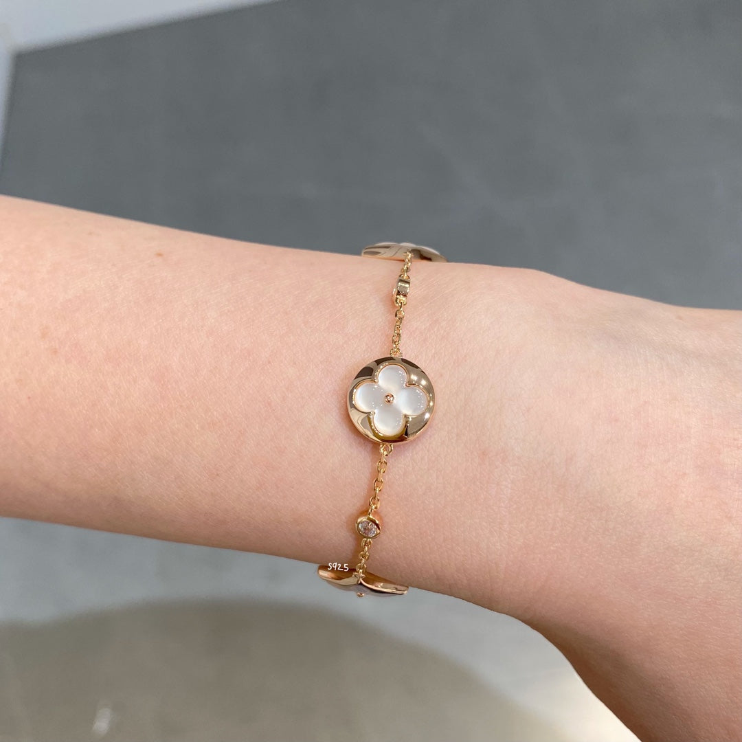 [Mystic Crown]STAR AND SUN 4 MOTIF WHITE MOP PINK GOLD BRACELET