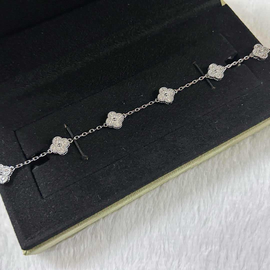 [Mystic Crown]CLOVER 6 MOTIF DIAMOND BRACELET-w