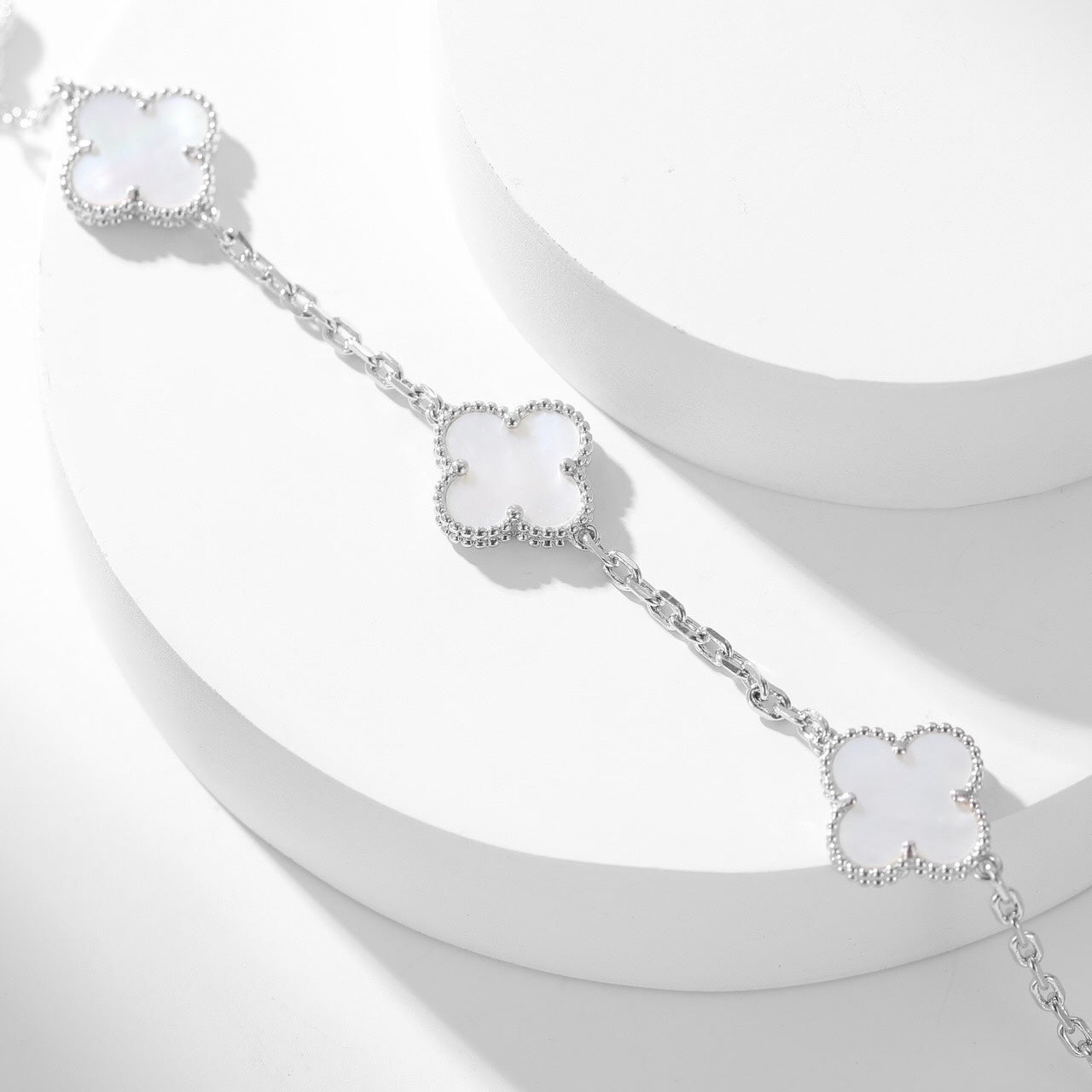 [Mystic Crown]CLOVER 10 MOTIFS WHITE MOTHER OF PEARL NECKLACE