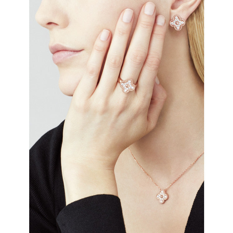 [Mystic Crown]CLOVER 15MM DIAMOND SINGLE FLOWER NECKLACE