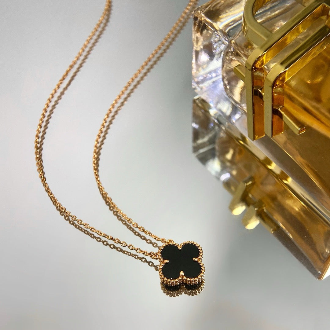 [Mystic Crown]CLOVER 15MM BLACK ONYX SINGLE FLOWER NECKLACE