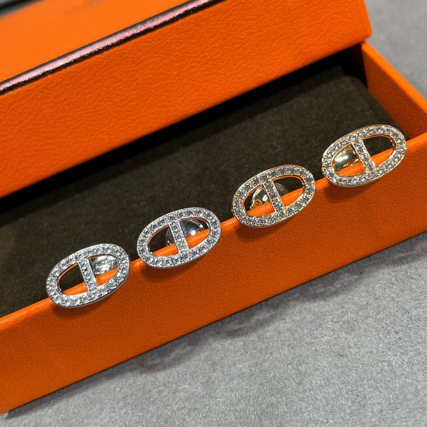 [Mystic Crown]HM FULL DIAMOND PIG NOSE STUD EARRINGS