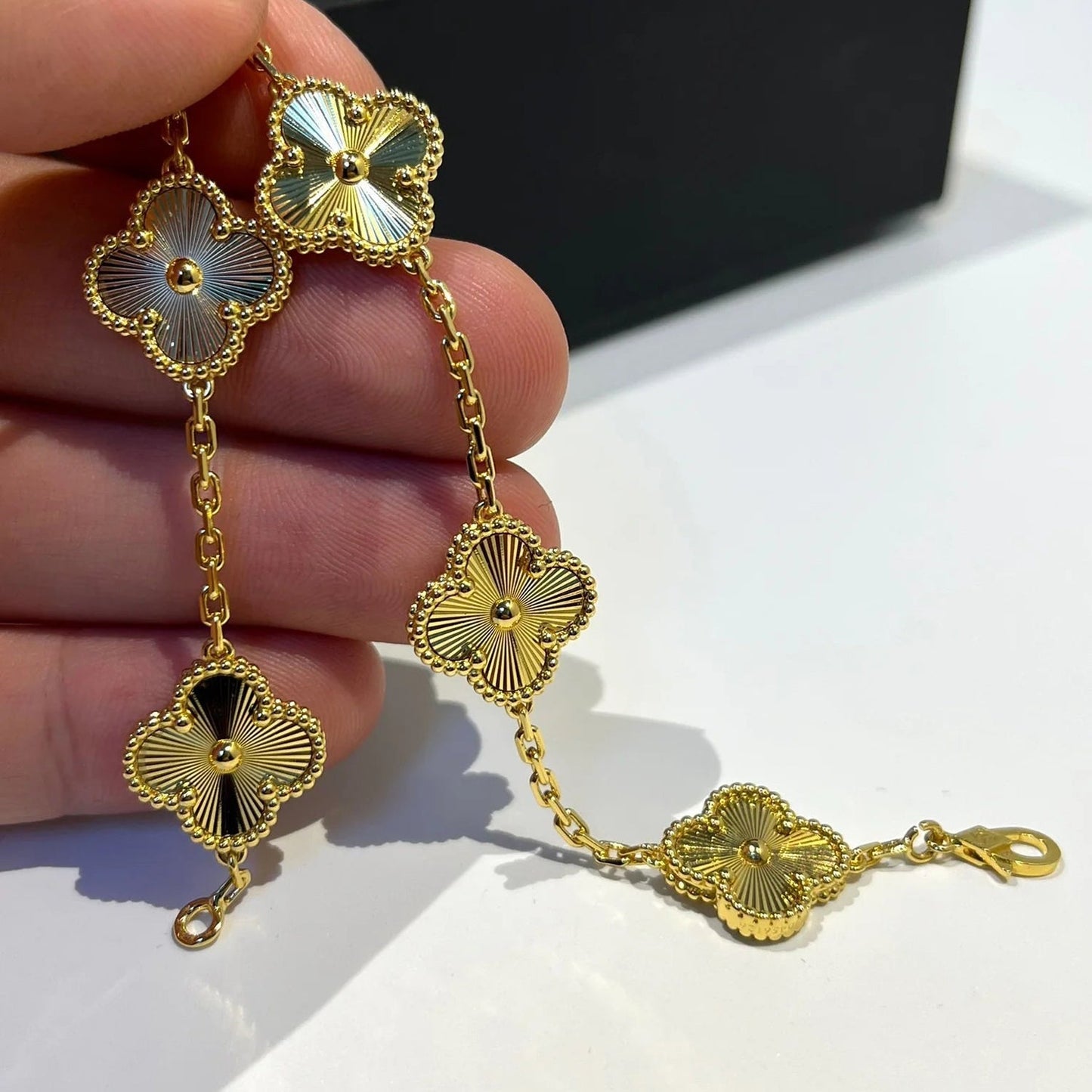 [Mystic Crown]CLOVER 5 FLOWERS LASER BRACELET